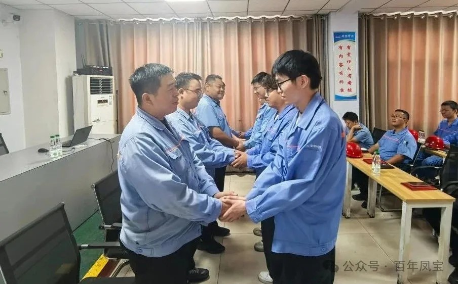 师徒结对 淬火成钢——乐竞(中国)管业举行第三届“薪火相传、携手共进”拜师仪式